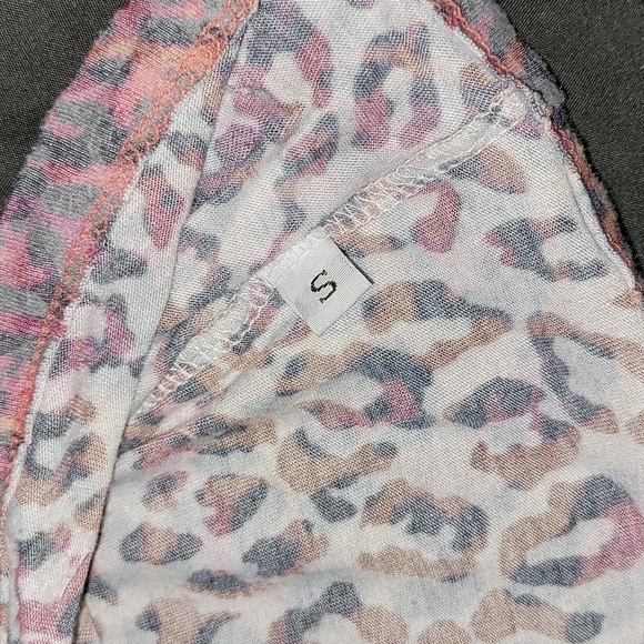 American fighter Leopard t-shirt size small - Picture 3 of 3